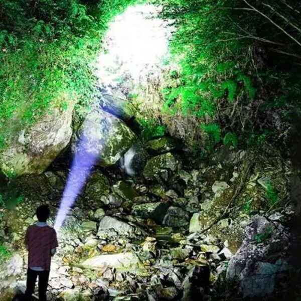 8 Mod şarjlı yeni nesil el feneri - Görsel 3